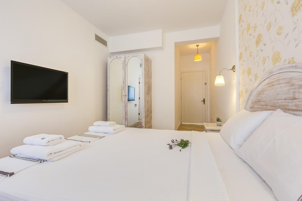 Ev Bharat Butique Hotel, Alacati Exterior photo